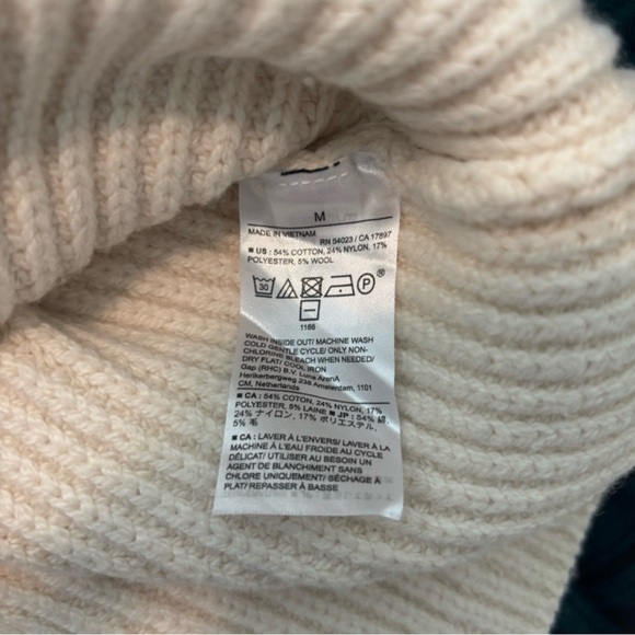 Banana Republic Factory Ribbed Turtleneck Pullover M
Transition Cream - Picture 5 of 5